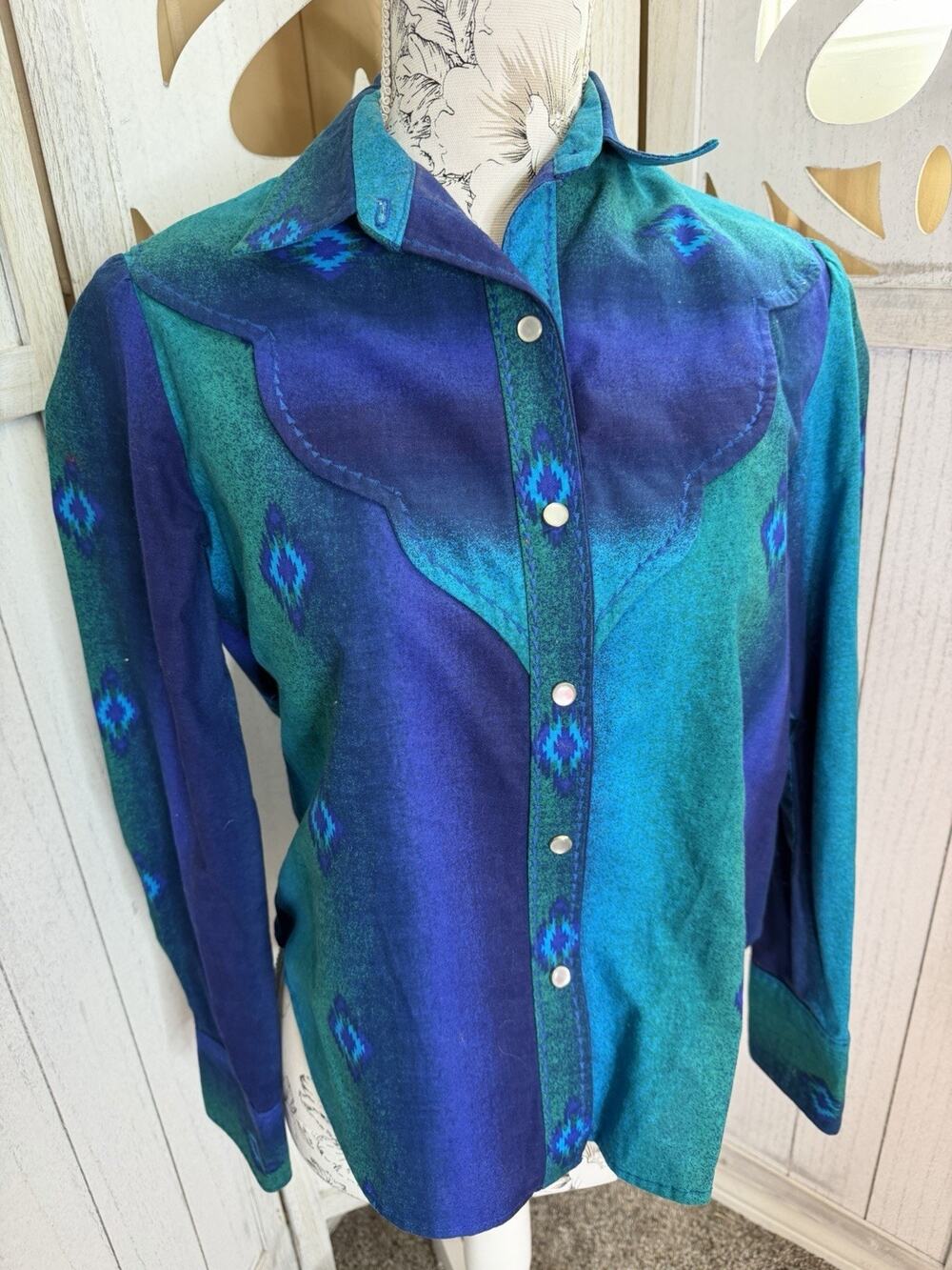 Vintage Western Pearl Snap Button Up Shirt Women’s Cowboy Native Size Small